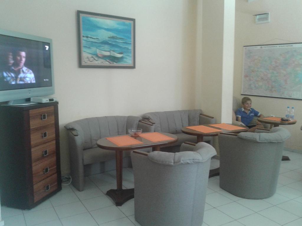 Семеен Хотел Елена Палас Nesebar Bagian luar foto